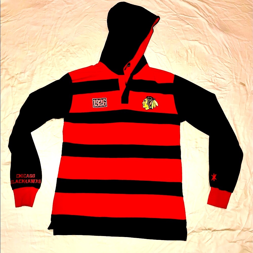 Chicago blackhawks long sleeved hooded pullover size M